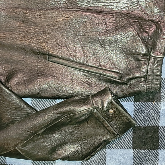 Vintage. 90s. Robert Comstock. Heavy leather bomber jacket. Men's size 44 Large - Picture 2 of 16